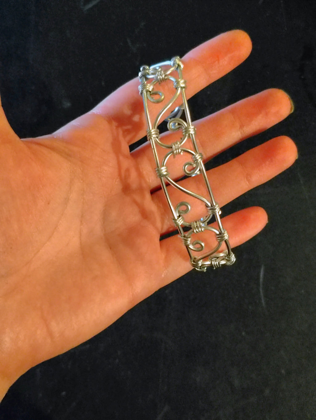 Silver Toned Wire Bracelet